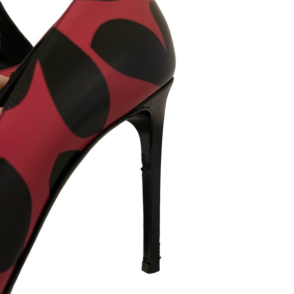 Saint Laurent Heart Print Pointed Toe Pump - Picture 11 of 12